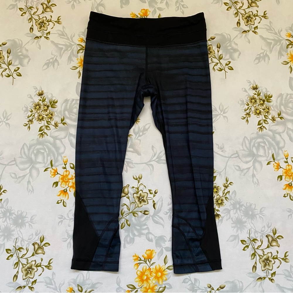 Lululemon Size 6 Cropped Leggings